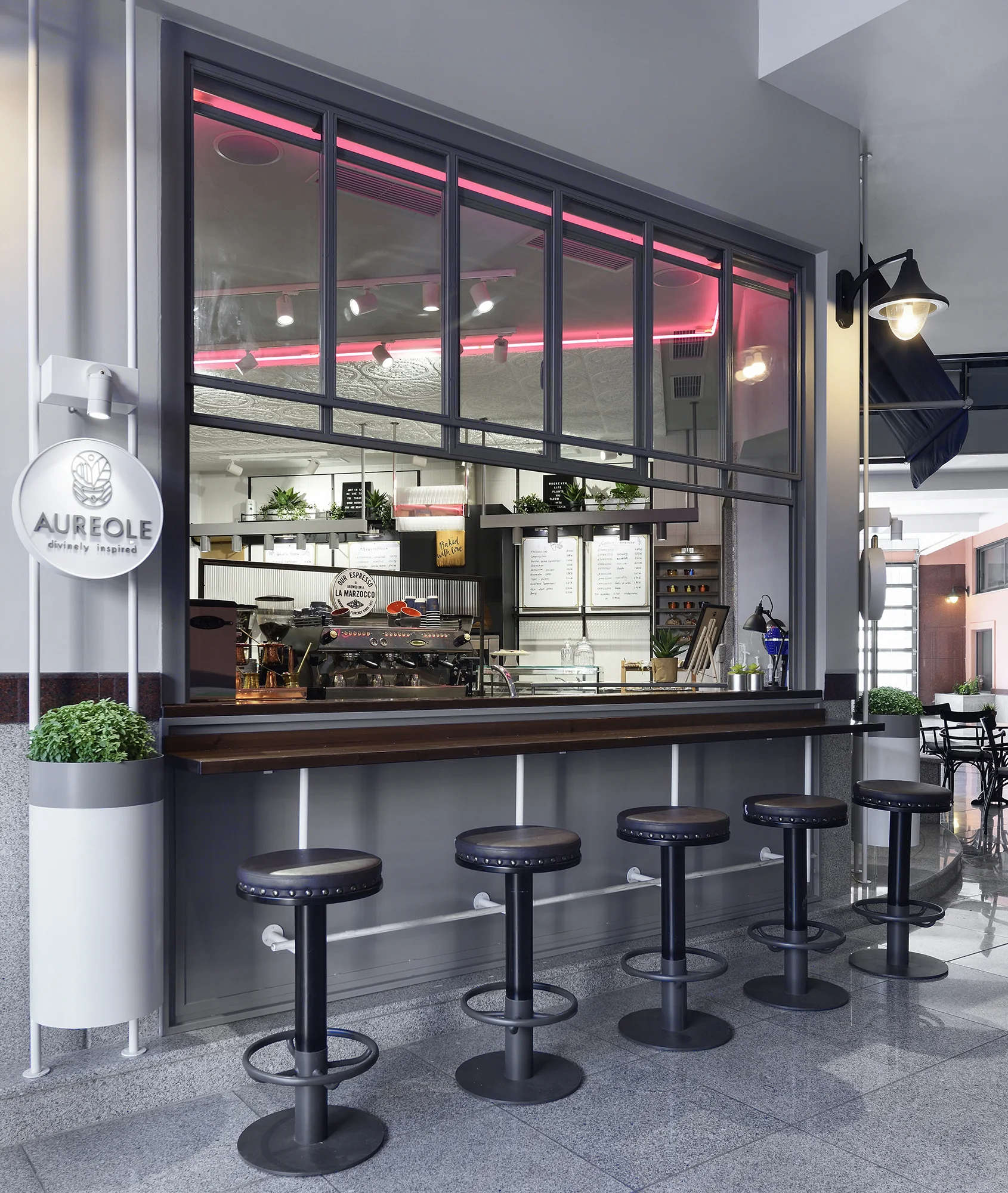 Aureole Cafe
